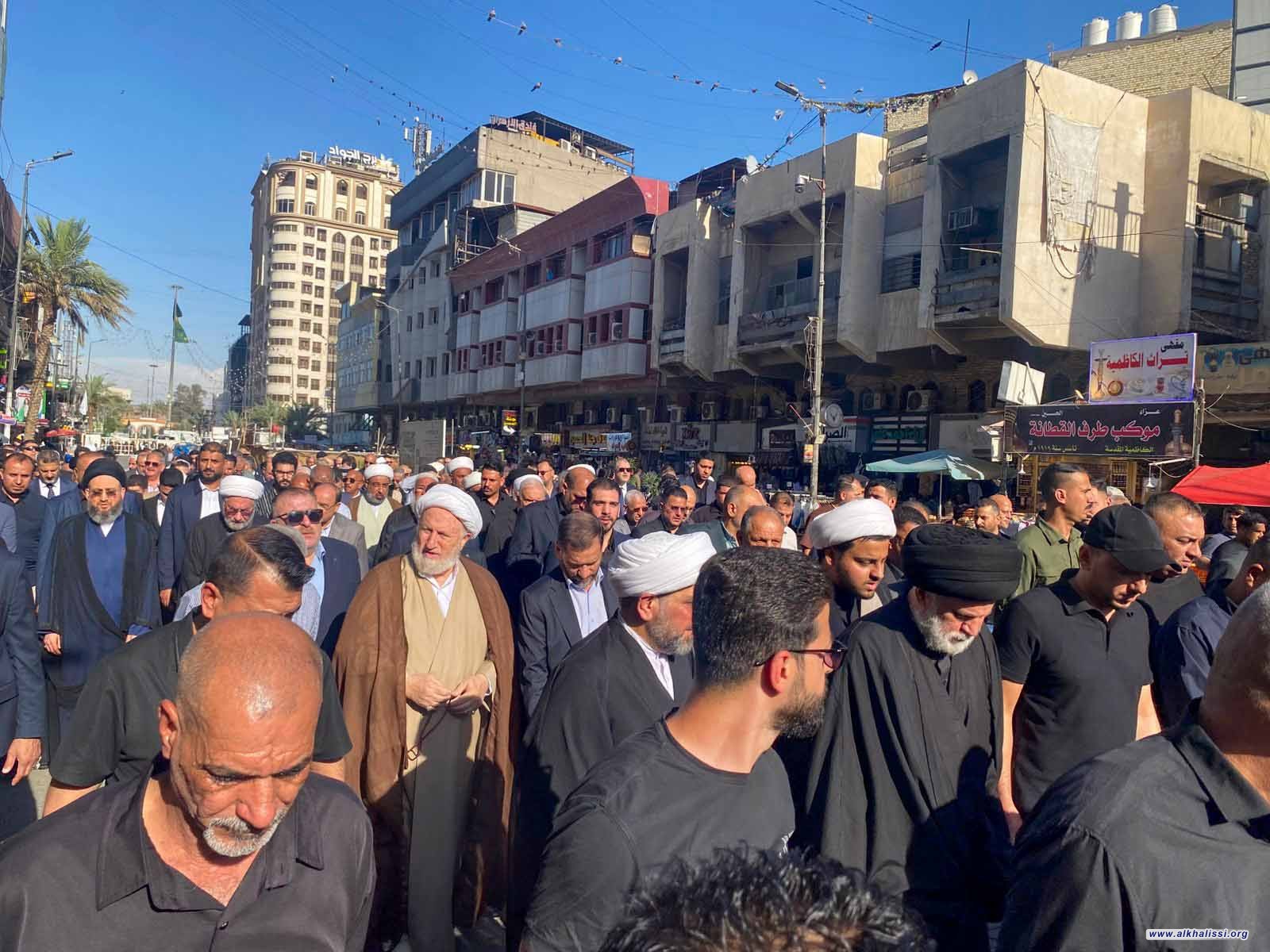 المرجع الخالصي يشارك في تشييع السيد حسين هادي الصدر من حسينية الصدر إلى العتبة الكاظمية