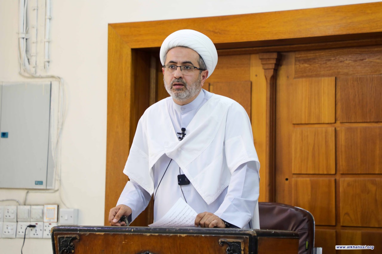 خطيب مدرسة الإمام الخالصي: حصر السلاح يتطلب دولة ذات سيادة وقرار.. وتجارب داعش والبوسنة تحذّر من تجريد الأمة من قوتها