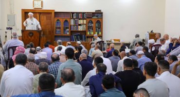 المرجع الديني الشيخ جواد الخالصي: صمود المقاومة يبشّر بالنصر... ووحدة الأمة وإحياء صلاة الجمعة ومواجهة مشروع الاحتلال مسؤولية شرعية ووطنية