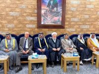 المرجع الخالصي يقدّم واجب العزاء لقبيلة البومحي الطائية، ويطمئن على صحة الشيخ كاظم الشبلي