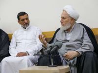 المرجع الخالصي يدعو إلى محور وطني جامع: العراق بحاجة إلى من يدافع عن شعبه ويواجه المحاصصة والتدخل الأمريكي