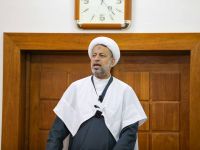 خطيب مدرسة الإمام الخالصي يحذّر من الاغترار بالقوة ويدعو إلى التوكل على الله.. وينتقد ضعف الموقف الرسمي إزاء الاعتداءات على العراق